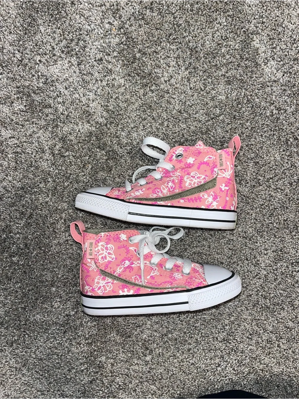 Converse 8c girls tennis shoes high top euc pink